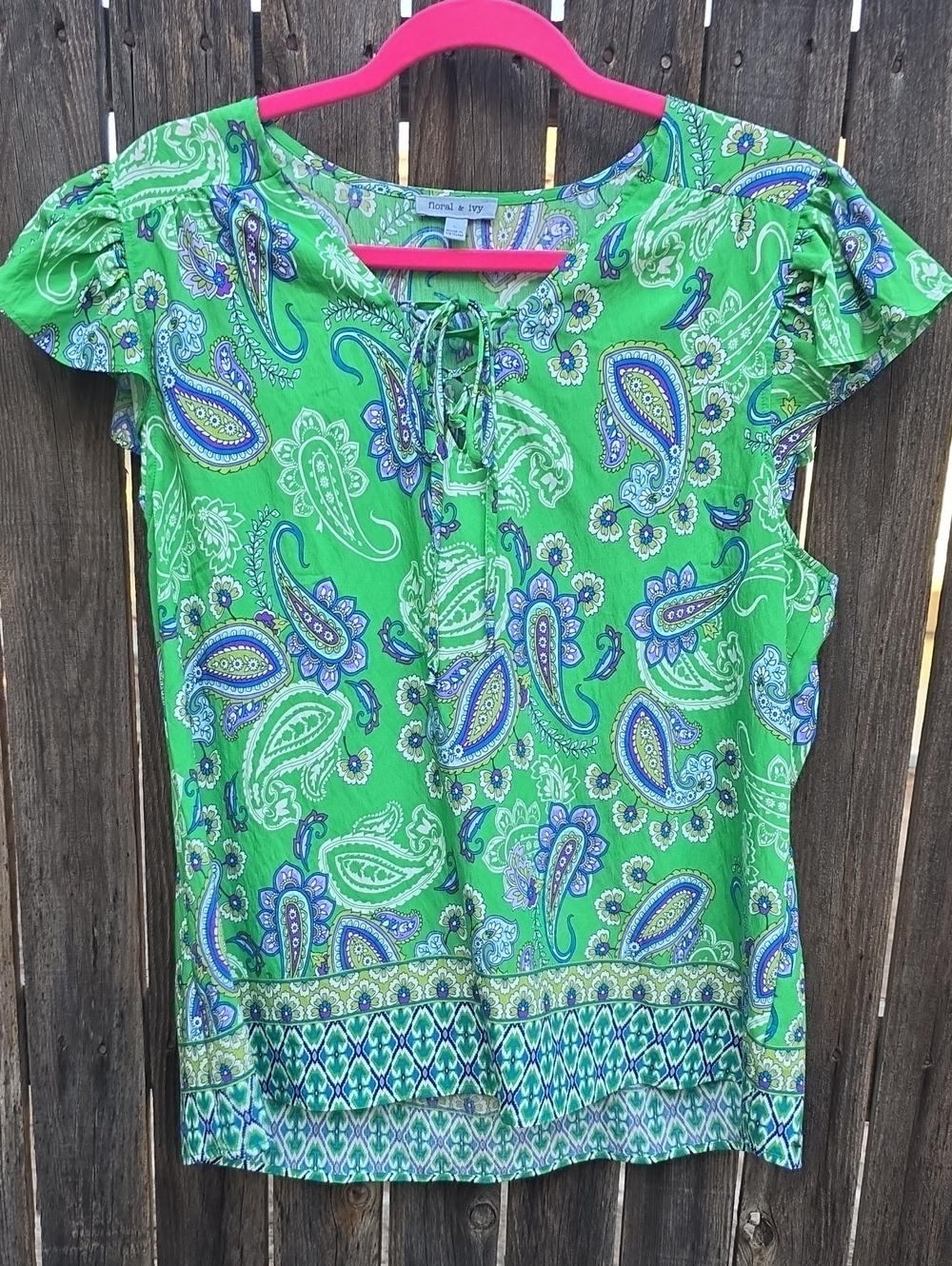 Green Paisley Tie-Neck Women’s Top -‎ Floral Pattern